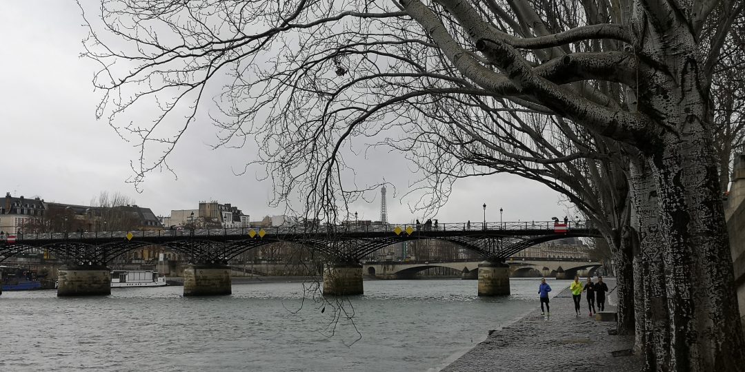 Paríž bicyklom a behom_bežecký chodník popri Seine