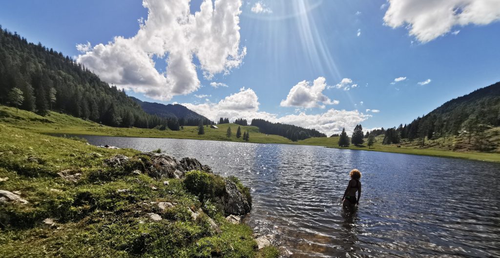 Cyklovýlet v Alpách_Kúpanie v jazere Seewaldsee