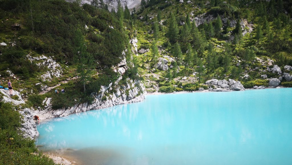 Farba vody jazera Sorapis je nádherná tyrkysová