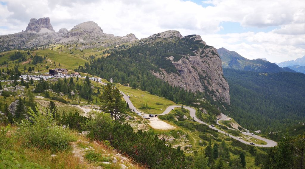 Cyklotúry v Dolomitoch: Stúpanie na Passo Falzarego (2117 m)