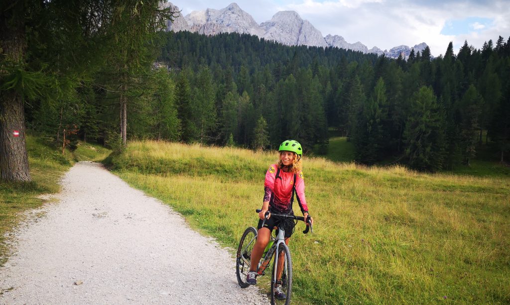 Cyklotúry v Dolomitoch: Po krásnom zážitku z pešej túry k jazeru Sorapis ma čaká ešte 7 km zjazd do Cortiny