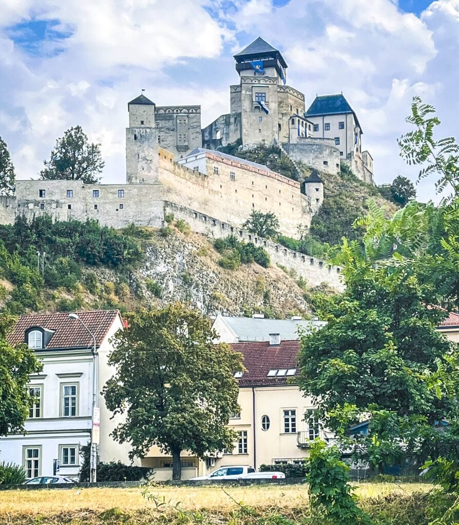 Vážska cyklomagistrála_Trenčiansky hrad